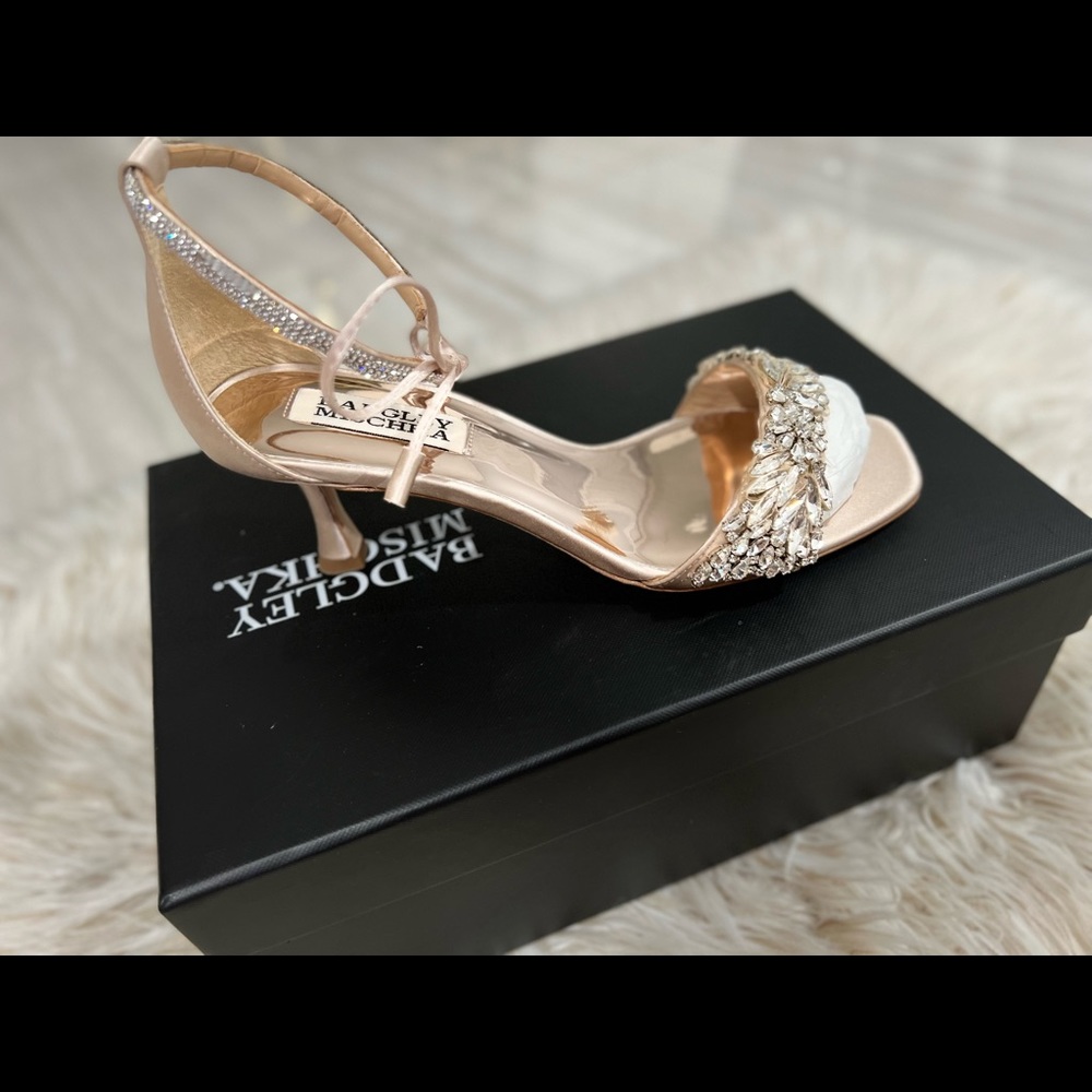 Badgley Mischka Low Heels